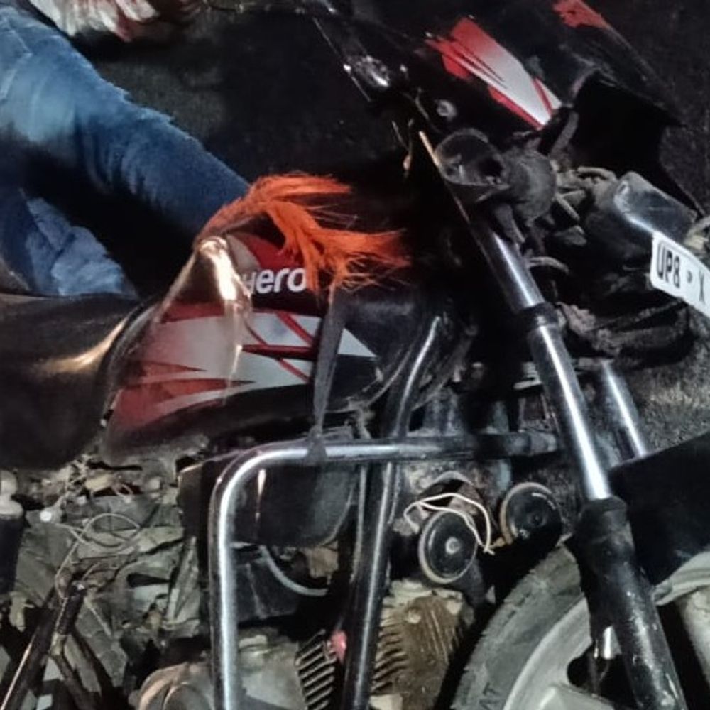 NH-19 पर अज्ञात वाहन ने बाइक सवार को रौंदा:फिरोजाबाद में युवक की मौके पर मौत, आरोपी चालक को तलाश रही पुलिस
