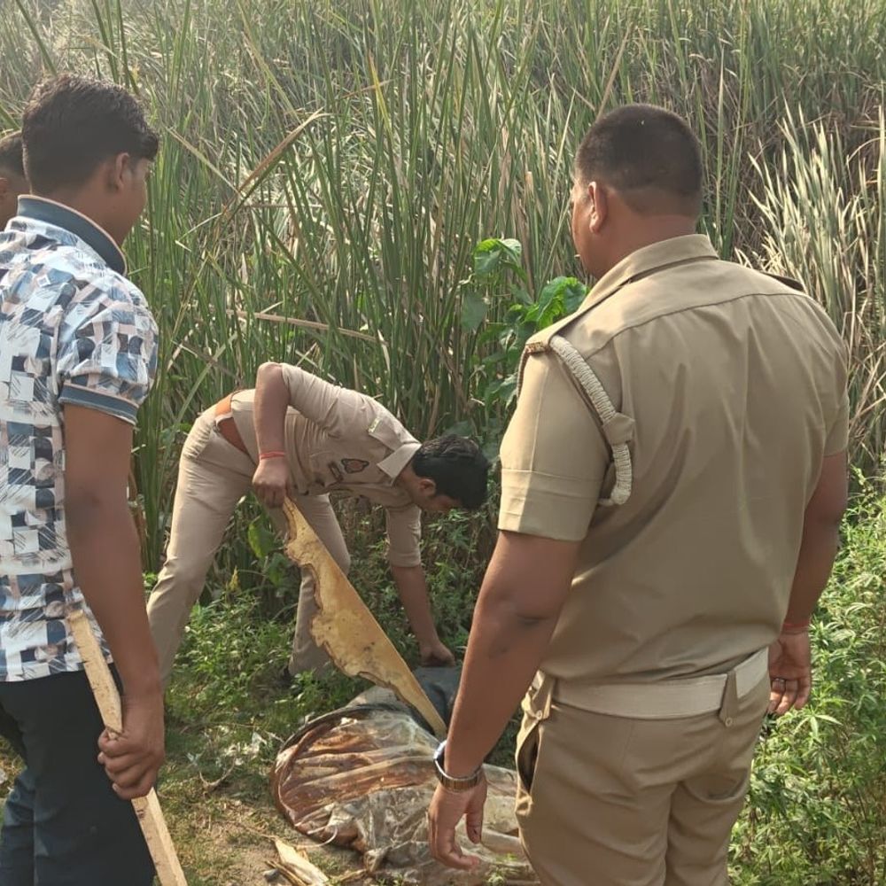 बलिया में 3000 लीटर लहन और 25 भट्ठियां नष्ट:रेवती पुलिस और आबकारी विभाग की संयुक्त छापेमारी, कारोबारी फरार