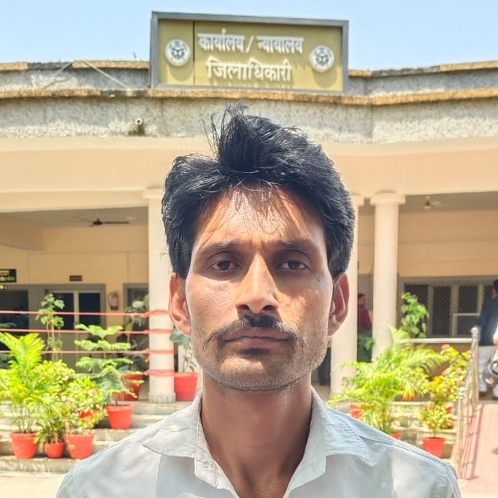 सिद्धौर चेयरमैन प्रतिनिधि पर सरकारी जमीन कब्जाने का आरोप:बाराबंकी में शिकायतकर्ता डीएम दरबार पहुंचे, निष्पक्ष जांच की मांग