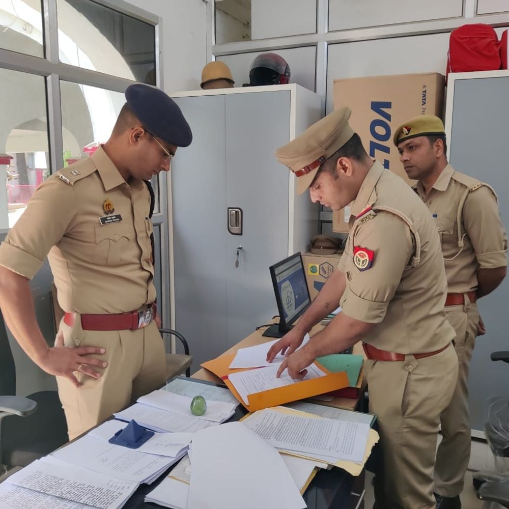 सहारनपुर एसपी ग्रामीण ने किया कार्यालय का औचक निरीक्षण:अभिलेख व्यवस्था में मिलीं खामियां, कर्मचारियों को दिए सख्त निर्देश