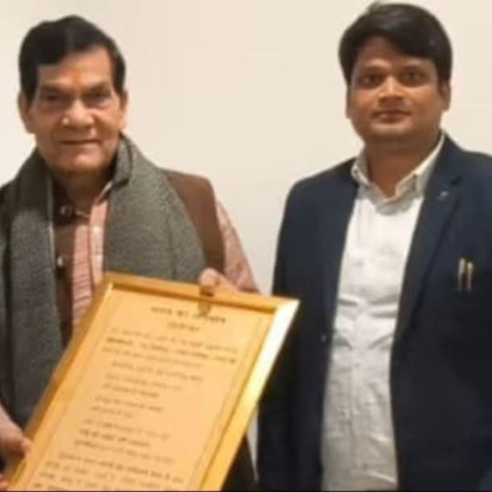 मऊ में SDO अमित कुमार निलंबित, ऑडियो वायरल:ऊर्जा मंत्री के निर्देश पर हुई कार्रवाई, विभागीय जांच जारी