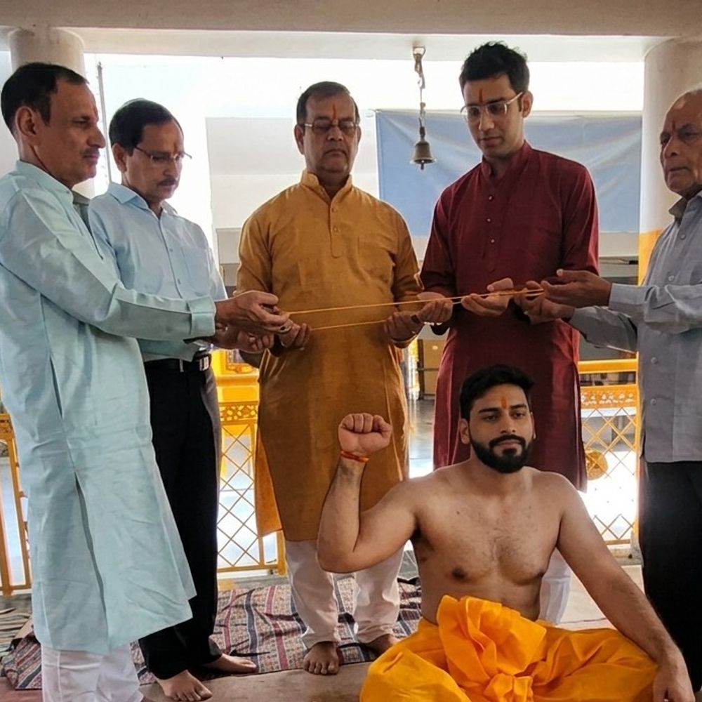 लखनऊ के गायत्री शक्ति पीठ में उपनायन संस्कार:शहर के श्रद्धालुओं ने लिया भाग, वैदिक रीति से संपन्न