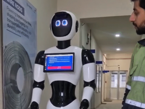 बालको में 'अलाइसा' एआई रोबोट तैनात:कर्मचारियों को रियल-टाइम सुरक्षा ट्रेनिंग, दक्षता में सुधार