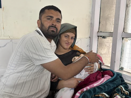 हिमाचल के जोड़ीदार भाइयों के घर बेटी का जन्म:  सोशल मीडिया पर फिर चर्चा में बहुपति विवाह, 9 महीने बाद परिवार में खुशियां आईं – Shimla News