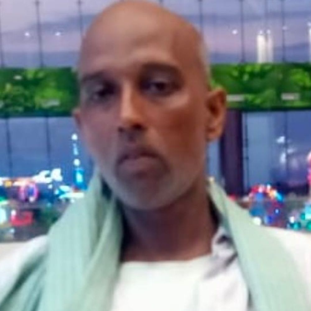 मथुरा में अनियंत्रित वाहन ने ऊंट-बुग्गी को रौंदा:चालक-ऊंट की मौत, मुआवजे की मांग पर ग्रामीणों ने किया चक्काजाम