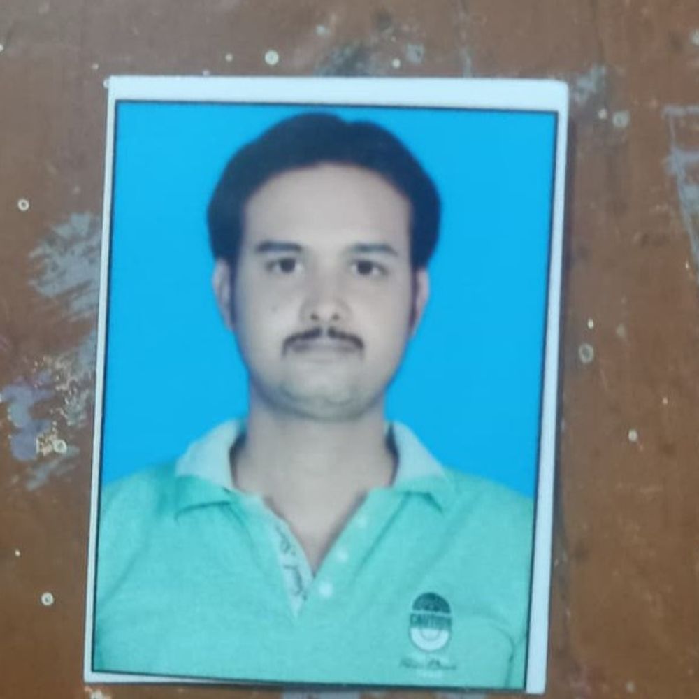 आजमगढ़ में संदिग्ध हालत में मिला युवक का शव:पोस्टमार्टम के लिए भेजी गई डेडबॉडी, मामले की छानबीन में जुटी पुलिस