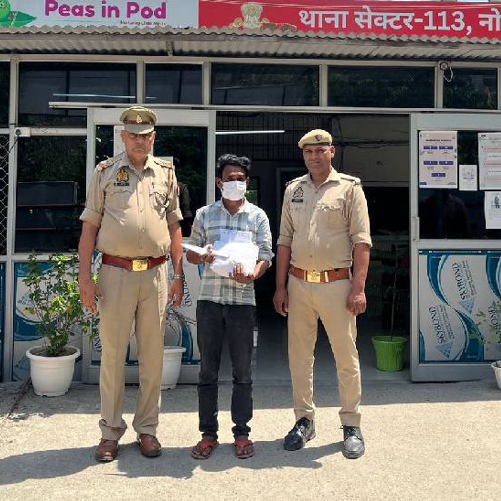 समलैंगिक रिश्ते की अड़चन डाल रही महिला की हत्या:नोएडा में आरोपी गिरफ्तार, महिला के बेटे से थे रिश्ते, चाकू से किए थे कई वार