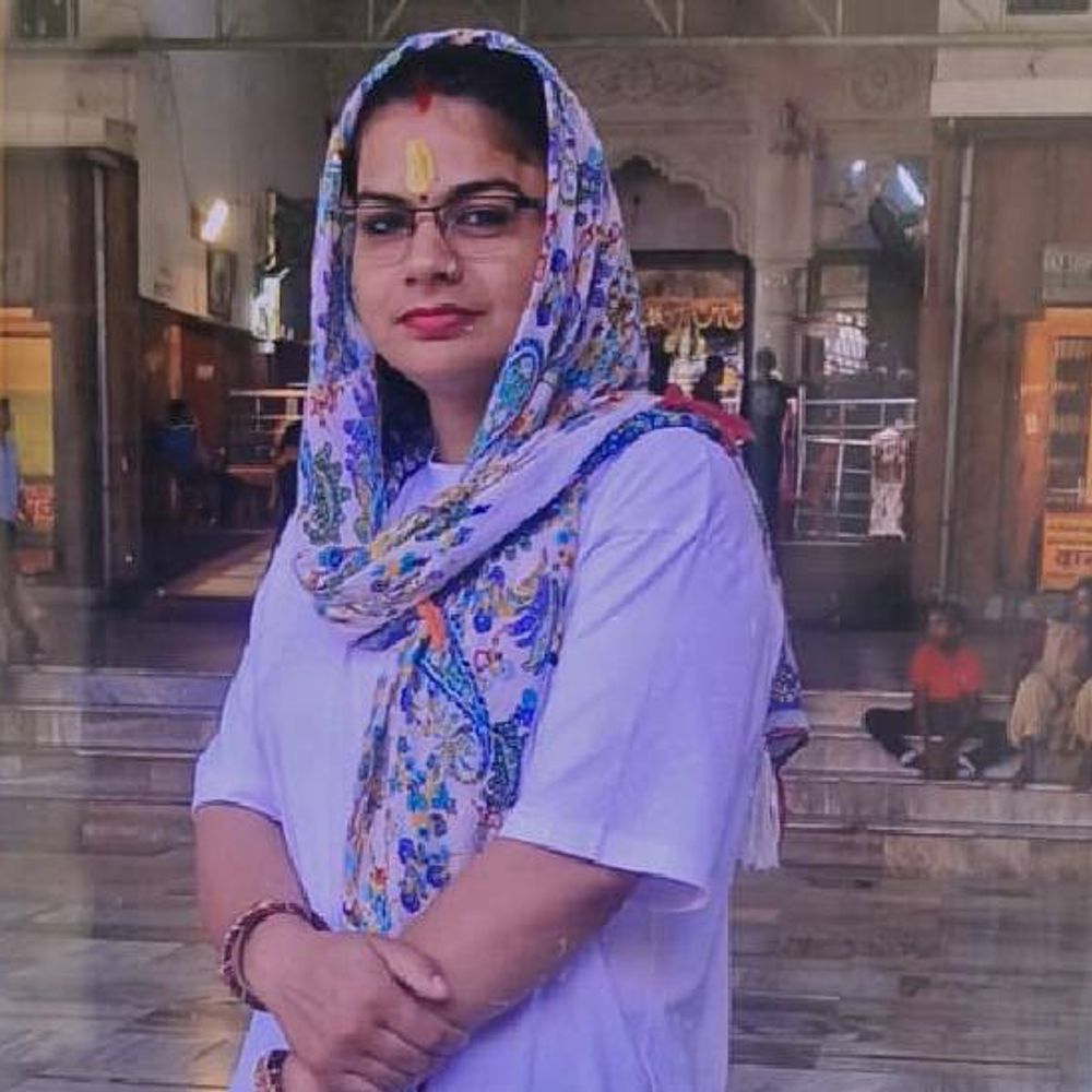 झांसी में रेलवे टेक्नीशियन की पत्नी ने सुसाइड किया:स्कूटी से पार्क जाकर जहर खाया, पति को फोन कर बोली- अब मुझे ढूढ़ना मत