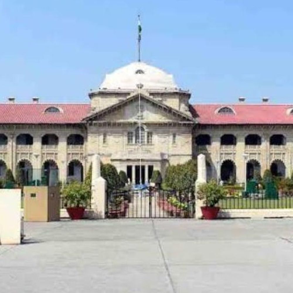 औरैया में बुलडोजर एक्शन पर हाईकोर्ट की रोक:अर्जेंट बेसिस पर चीफ जस्टिस के आदेश रात में सुनवाई, नहीं टूटेंगे घर और दुकानें