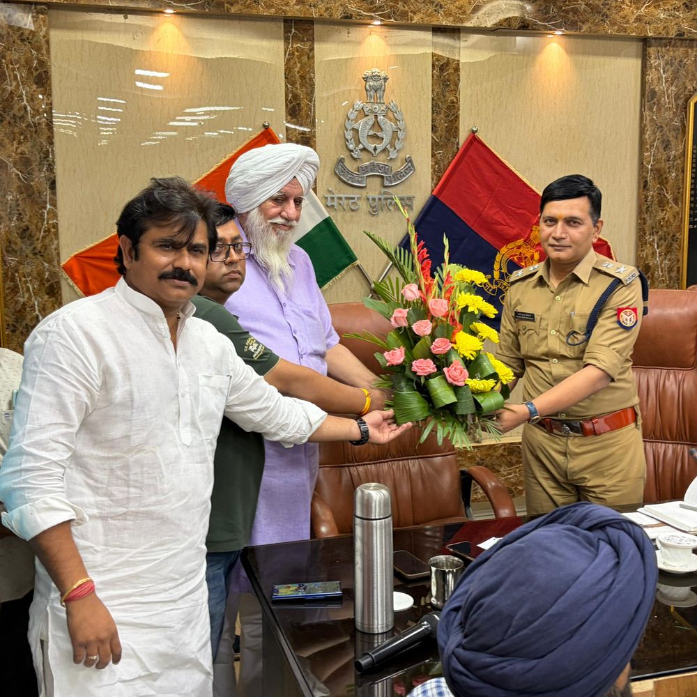 मेरठ में ट्रैफिक सुधार को लेकर बैठक:ट्रांसपोर्टर्स और प्रशासन मिलकर सुधारेंगे शहर की ट्रैफिक व्यवस्था