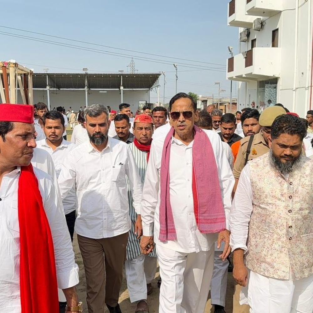 हरेन्द्र चौधरी सैकड़ों समर्थकों संग सपा में शामिल:बुलंदशहर में कैबिनेट मंत्री नसीमुद्दीन सिद्दीकी ने दिलाई सदस्यता