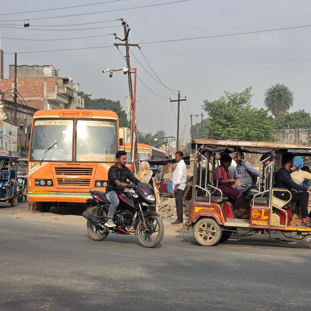संभल में गर्मी का प्रकोप, AQI 171:तापमान 38 डिग्री, गेहूं-मक्का-सरसों के बाद मैंथा फसल पर भी संकट