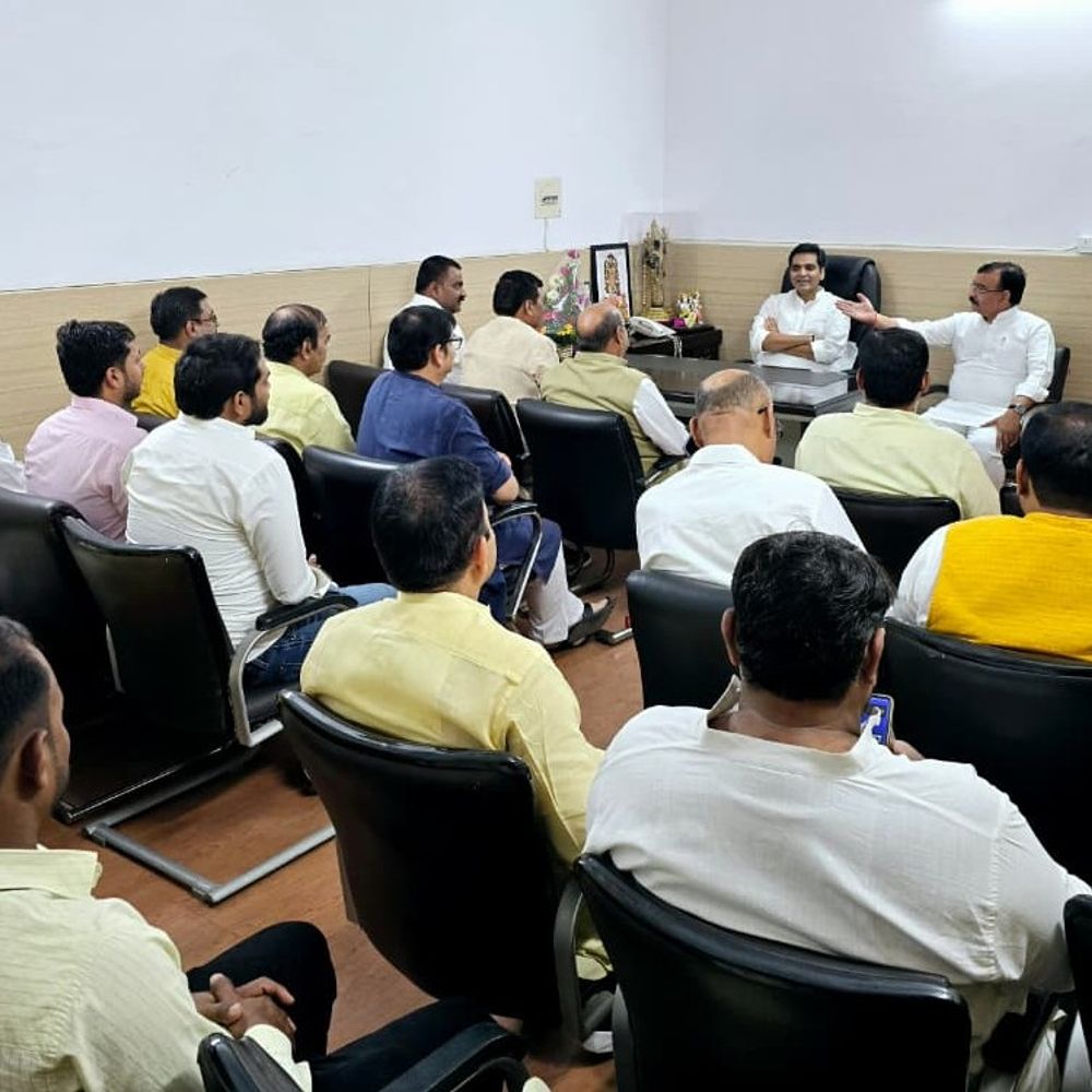 लखनऊ में भाजपा के नवनियुक्त पदाधिकारियों से मिले पंकज सिंह:भाजपा लखनऊ महानगर टीम की 5-ए कालिदास आवास पर अहम बैठक, एकता और समर्पण पर जोर