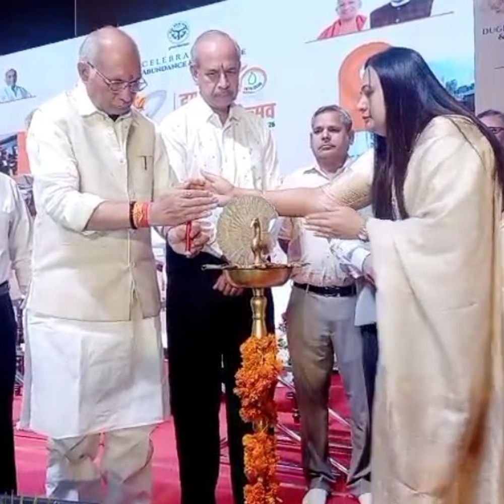 'शंकराचार्य सपा के इशारे पर काम कर रहे हैं':मंत्री बोले- अब गाय कसाई को देखकर नहीं कांपती, लखनऊ में 2 दिवसीय दुग्ध महोत्सव शुरू