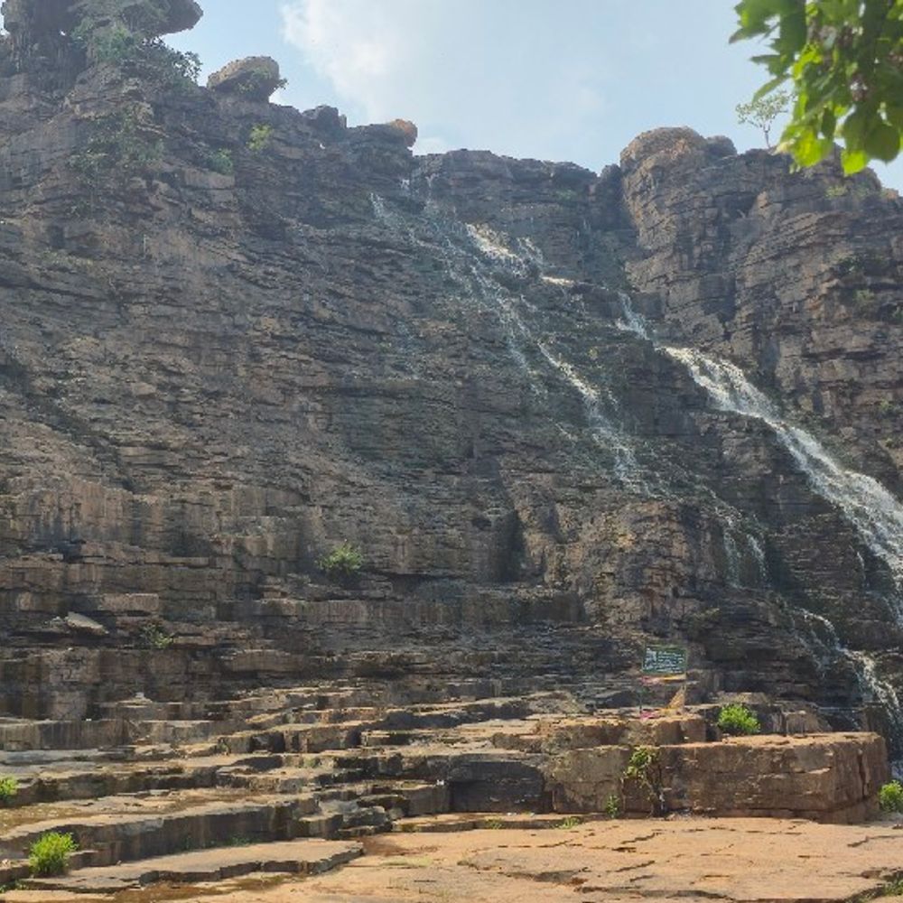 बस्तर में भीषण गर्मी, सूख रही इंद्रावती नदी:  चित्रकोट और तीरथगढ़ जल प्रपात भी सूखे, इन पर्यटन स्थलों पर पसरा सन्नाटा – Jagdalpur News