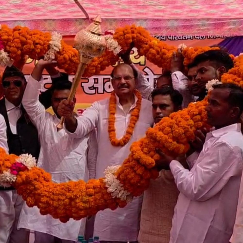 डीपी यादव का महिला आरक्षण को समर्थन, शिक्षा आरक्षण मांगा:संभल कार्यालय का उद्घाटन किया, नीला गमछे पर बोले- नंगा बदन आदमी भी हितैषी हो सकता है