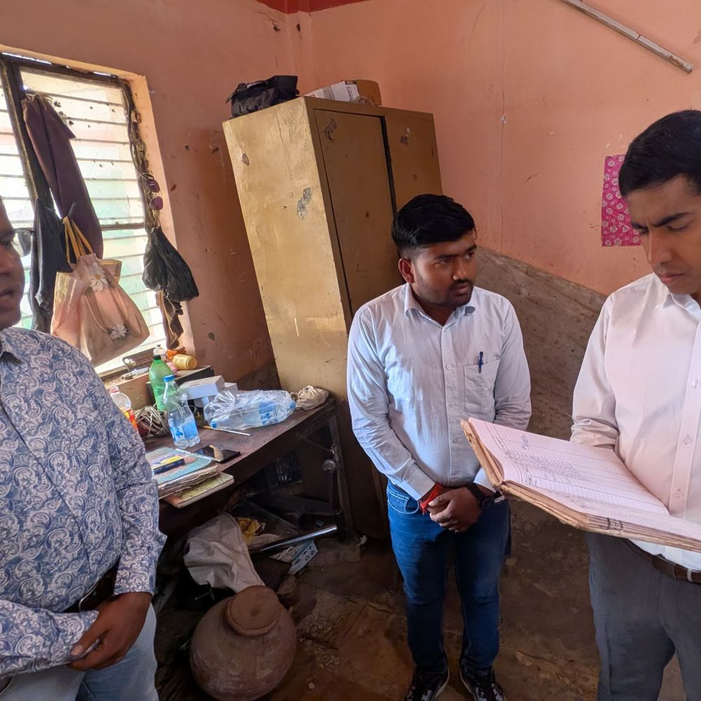 13 पशुओं की टैगिंग न होने पर सीडीओ नाराज:कानपुर देहात के गुरुदही बुजुर्ग केंद्र में दो दिन में CCTV लगाने के निर्देश