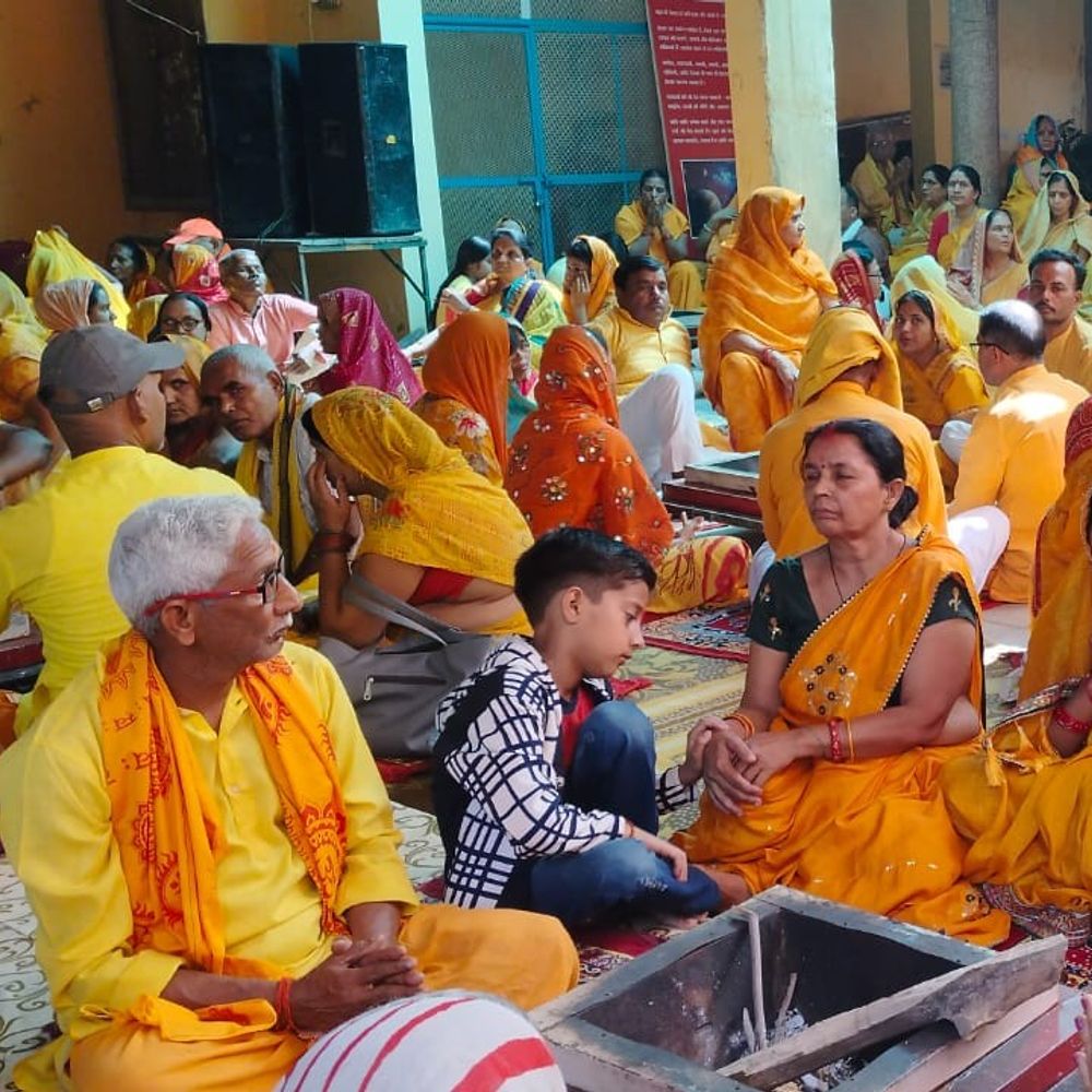 अमेठी में पावन प्रज्ञा पुराण कार्यक्रम जारी:गायत्री मंत्र और आत्म-सुधार पर आचार्य कैलाश नाथ तिवारी का प्रवचन