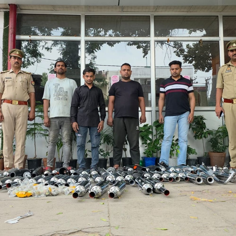 70 मॉडिफाइड साइलेंसर जब्त, 4 आरोपी गिरफ्तार:पुलिस ने ध्वनि प्रदूषण फैलाने वाले नेटवर्क का भंडाफोड़ किया