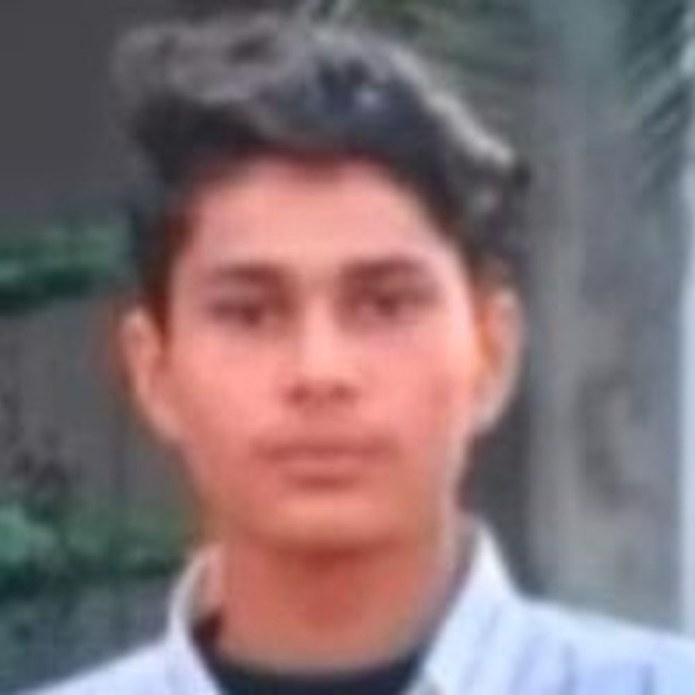 ट्रैक्टर की टक्कर से घायल युवक की मौत:पीलीभीत में बाइक से जा रहा था, बरेली अस्पताल में इलाज के दौरान तोड़ा दम