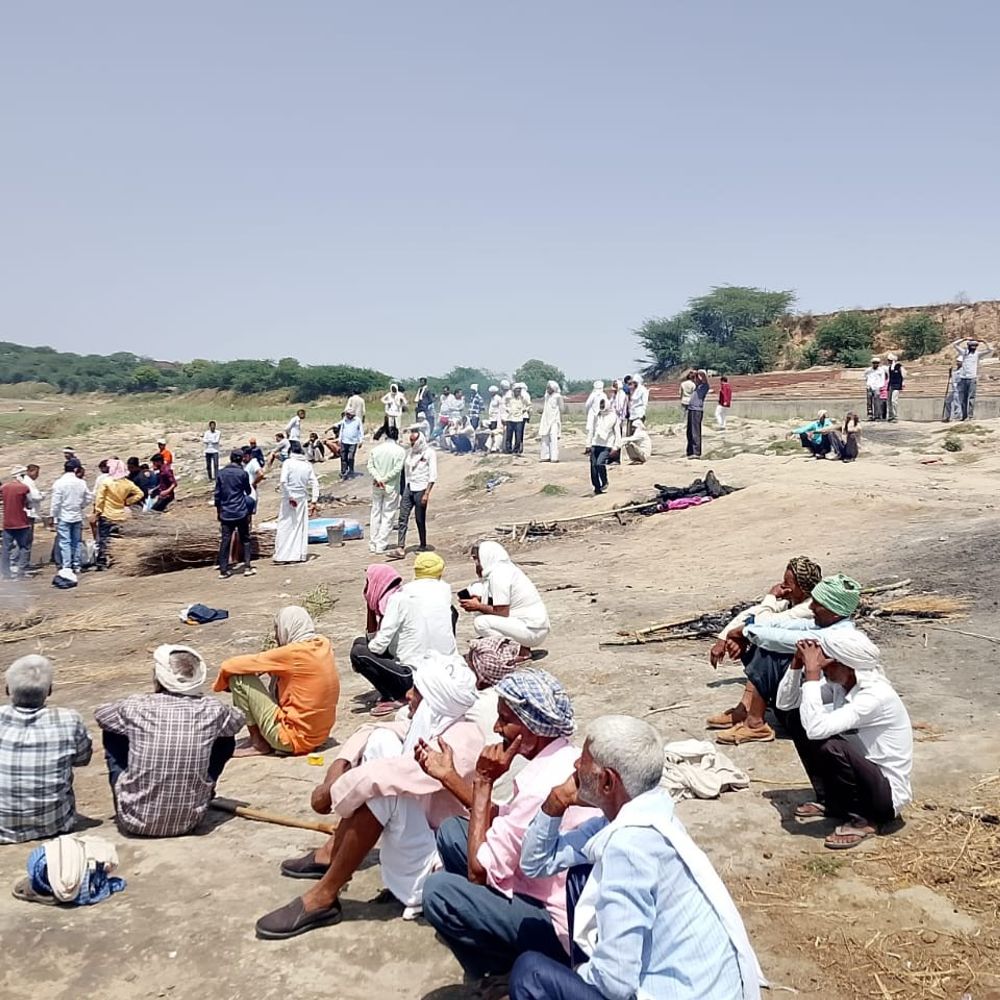 कानपुर देहात में अंतिम संस्कार स्थल पर बदहाली:गर्मी में छाया-पानी का अभाव, मूसानगर यमुना घाट पर व्यवस्थाओं को लेकर लोगों में आक्रोश