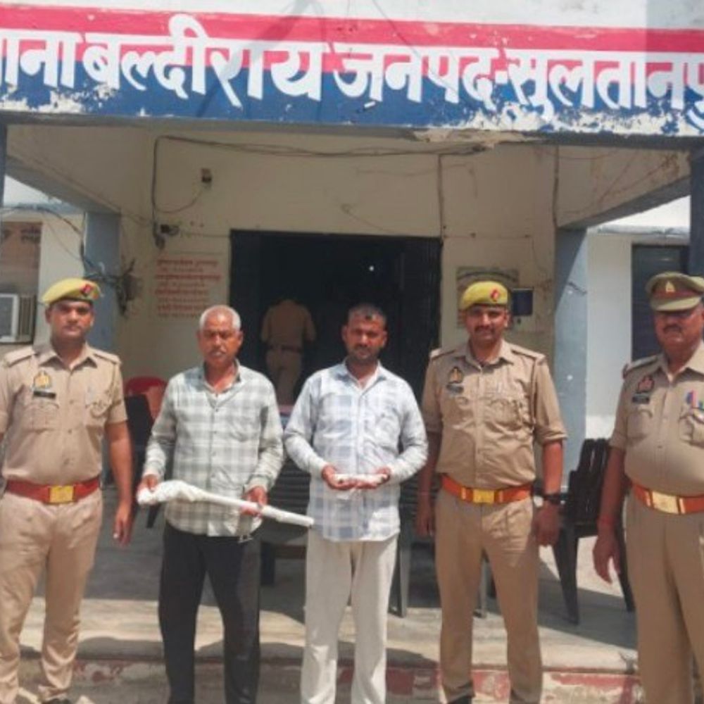 बल्दीराय में दावत विवाद में फायरिंग, दो आरोपी गिरफ्तार:अवैध तमंचे और कारतूस बरामद, घटना में एक परिवार के पांच लोग घायल हुए थे