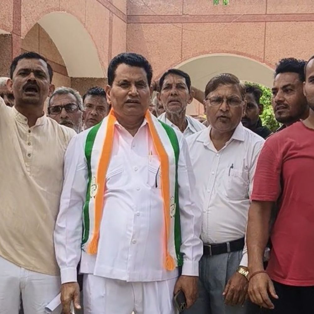 मथुरा में किसानों के समर्थन में उतरी कांग्रेस:फसल नुकसान होने पर मुआवजे की मांग