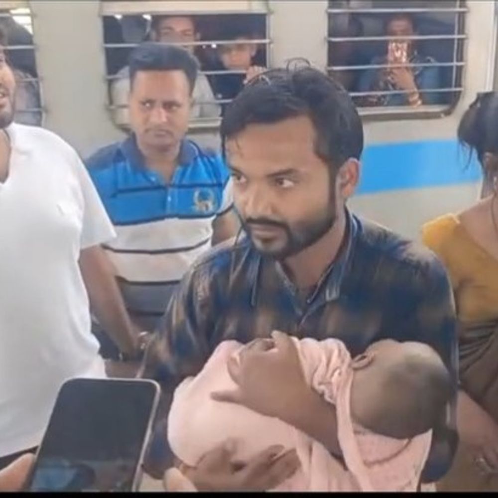 सचखंड एक्सप्रेस में 7 माह के मासूम की तबीयत बिगड़ी:अस्पताल पहुंचने से पहले बच्चे ने तोड़ा दम, दिल्ली का रहने वाला है परिवार