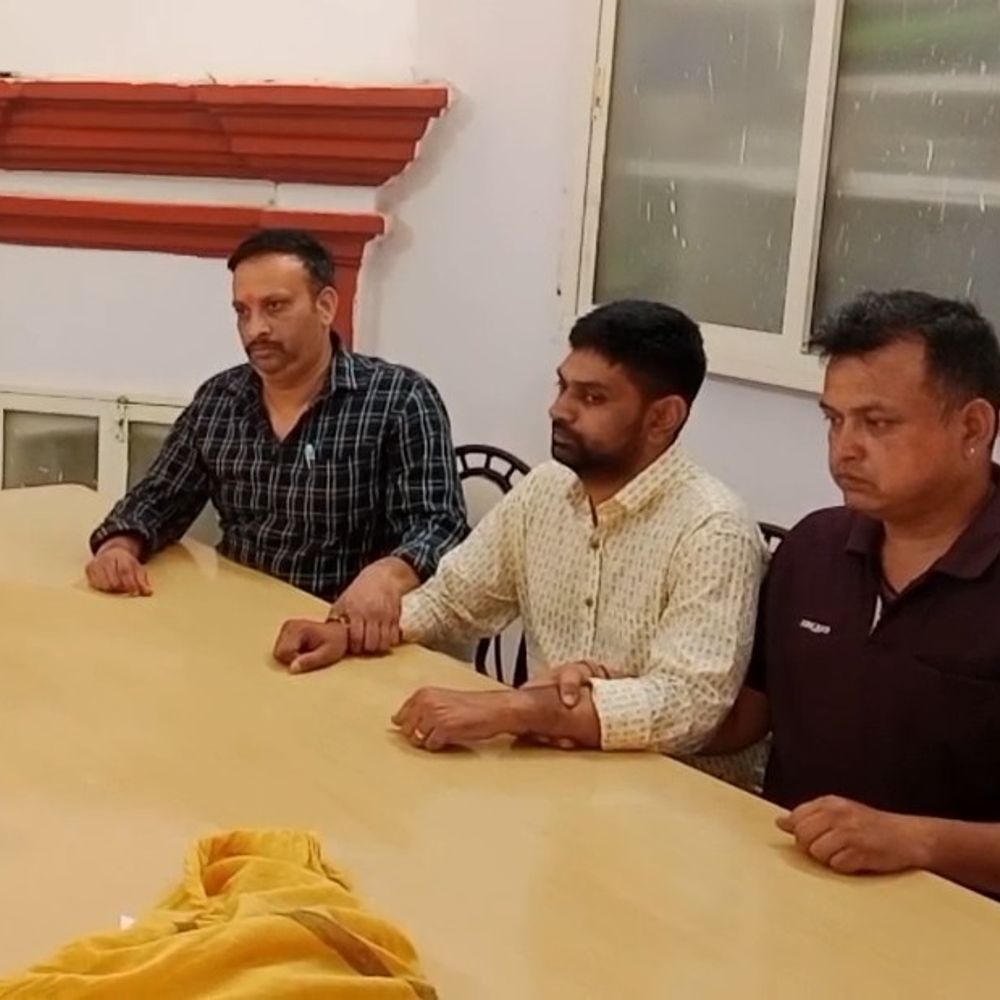 खरगोन: 15 हजार की रिश्वत लेते सहायक राजस्व अधिकारी गिरफ्तार:पीएम आवास की किश्त जारी करने मांगी थी रकम; लोकायुक्त इंदौर ने रंगेहाथ पकड़ा