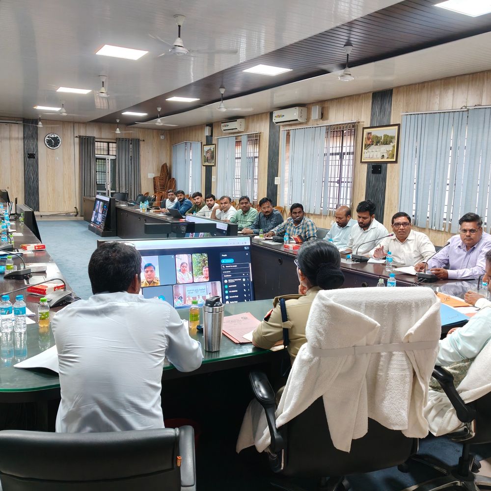 गौ-संरक्षण पर प्रशासन सख्त, लापरवाही बर्दाश्त नहीं:जिलाधिकारी ने गौशालाओं की समीक्षा कर व्यवस्थाएं सुधारने के दिए निर्देश