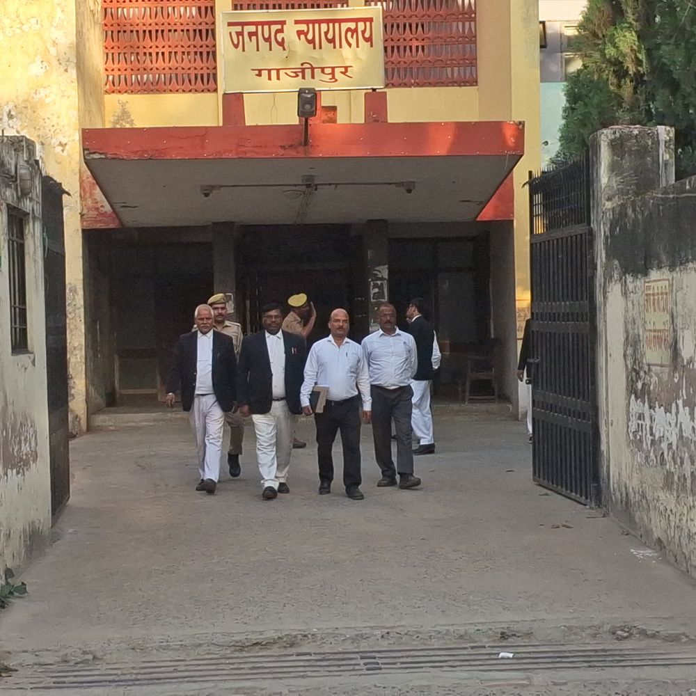 कोर्ट के स्थगनादेश के बावजूद बेदखली का प्रयास:जमानियां पुलिस पर आरोप, अपर जिला जज ने थाना प्रभारी से मांगा जवाब