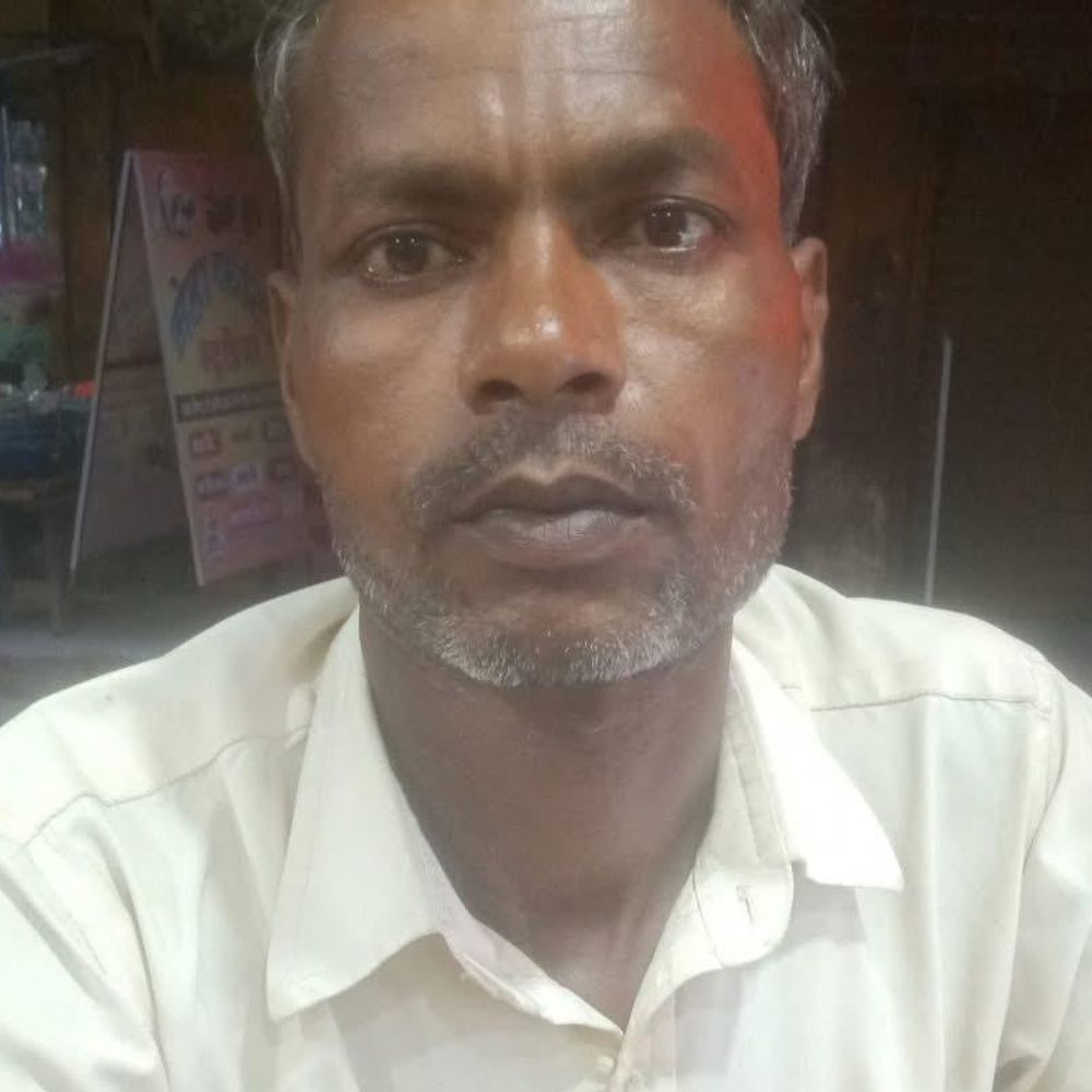 सुल्तानपुर में ई-रिक्शा चालक की सड़क हादसे में मौत:अज्ञात वाहन ने मारी टक्कर, चार बच्चों से छिना पिता का साया