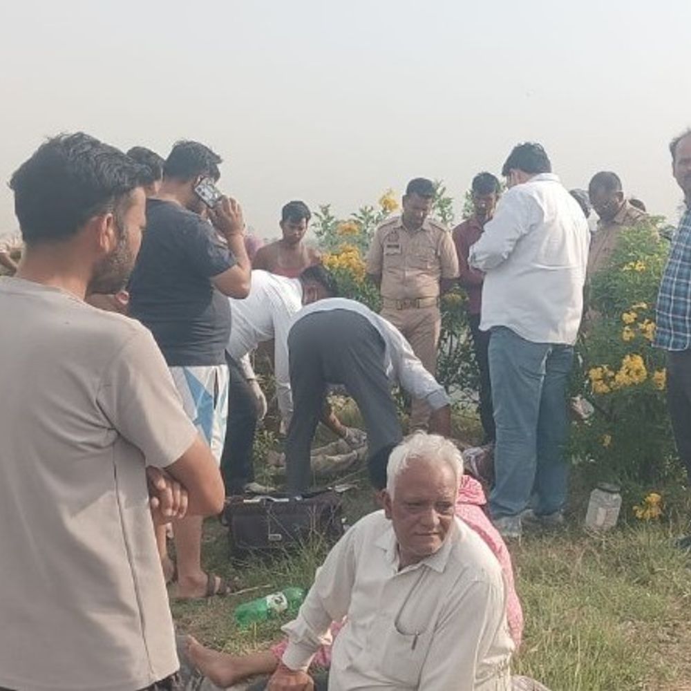 मैनपुरी में लहूलुहान युवक का मिला शव:भारत पेट्रोल पंप के पास हुआ हादसा, तलाश में जुटी पुलिस