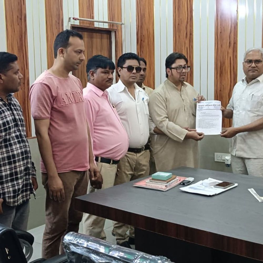 संभल में स्मार्ट मीटर योजना पर रोक की मांग:गलत बिलिंग, कटौती से परेशान लोगों ने राष्ट्रपति को संबोधित ज्ञापन भेजा