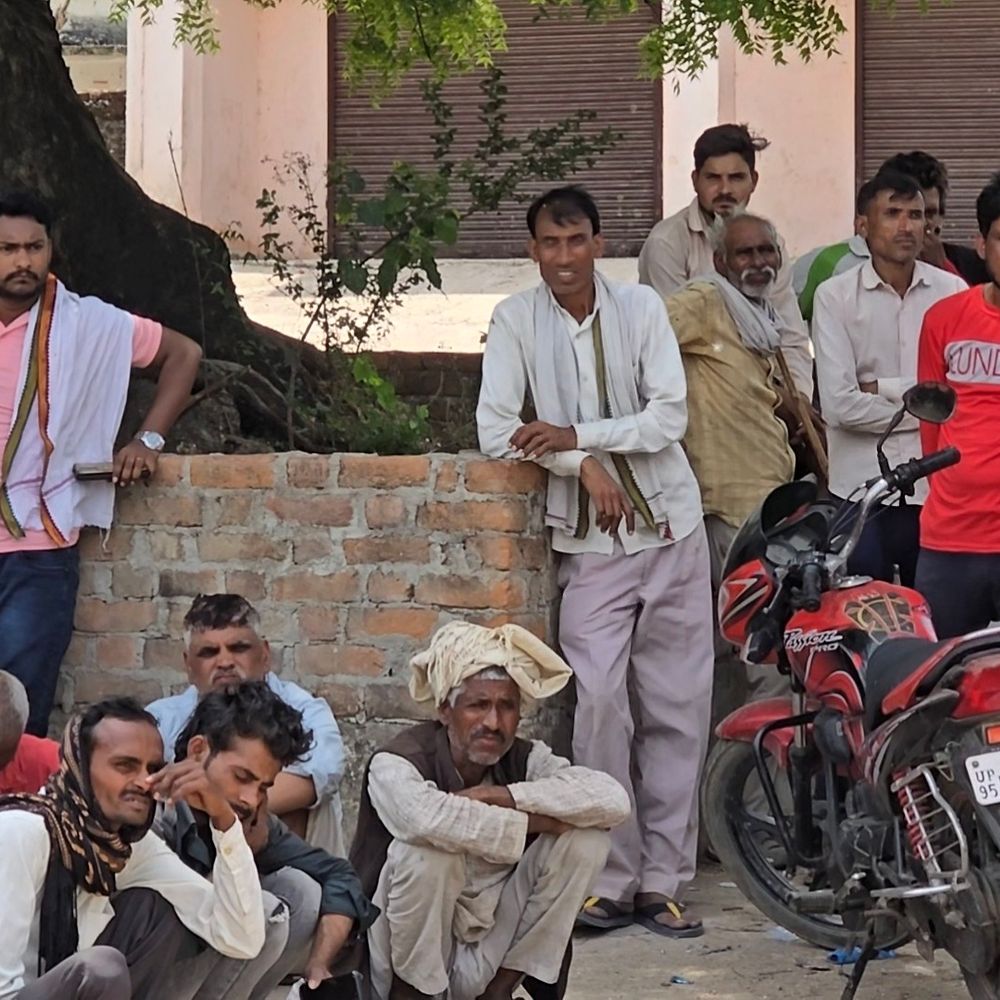 हमीरपुर में संदिग्ध अवस्था में फांसी पर मिला शव:परिजनों ने जताई हत्या कर शव लटकाए जाने की आशंका, पुलिस जांच में जुटी