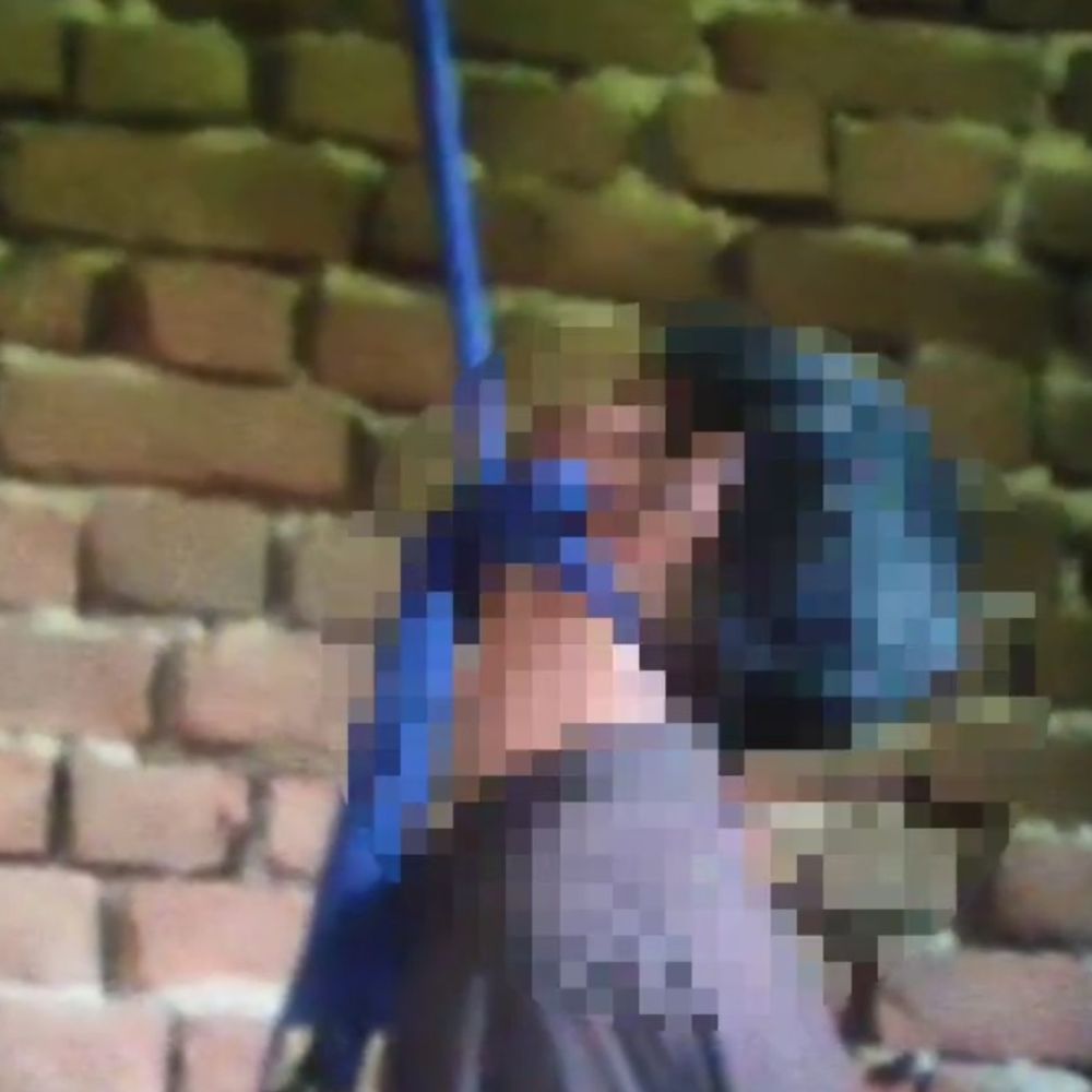 देवरिया में युवक ने फांसी लगाकर आत्महत्या की:घर के अंदर गमछे के सहारे लटका मिला, आत्महत्या का कारण पता नहीं