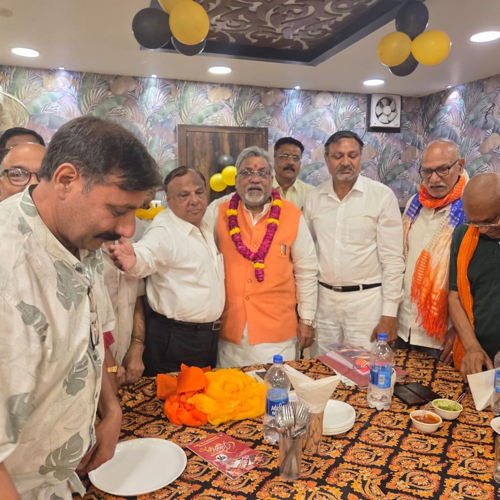 हापुड़ में ललित अग्रवाल 12वीं बार बने अध्यक्ष:शहीद स्मारक समिति की नई कार्यकारिणी का गठन, स्वर्ण जयंती की तैयारी