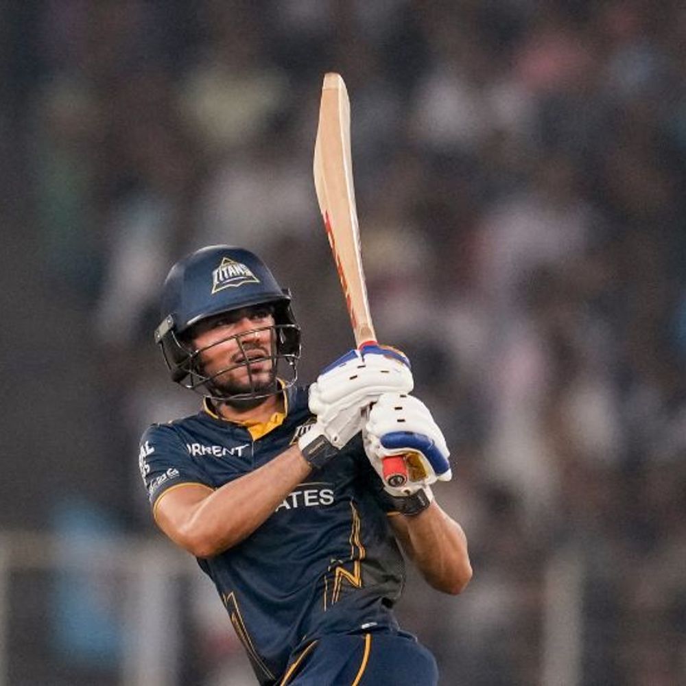 गिल की फिफ्टी से गुजरात लगातार तीसरा मैच जीता:कोलकाता IPL सीजन में 5वां मैच हारी, रबाडा ने 3 विकेट झटके