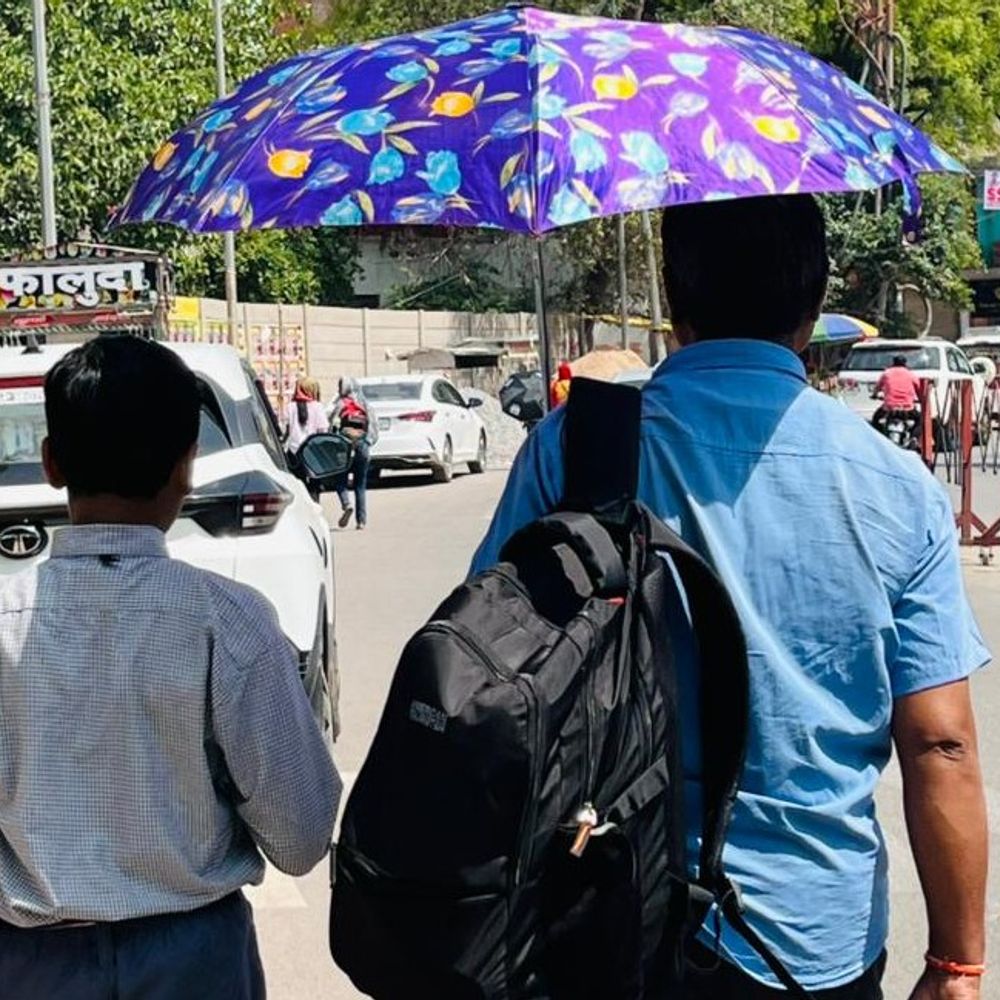 प्रदेश में दूसरा सबसे गर्म जिला प्रयागराज, तापमान 43°C:कड़क धूप ने किया परेशान, स्कूली बच्चों की बढ़ी मुसीबत