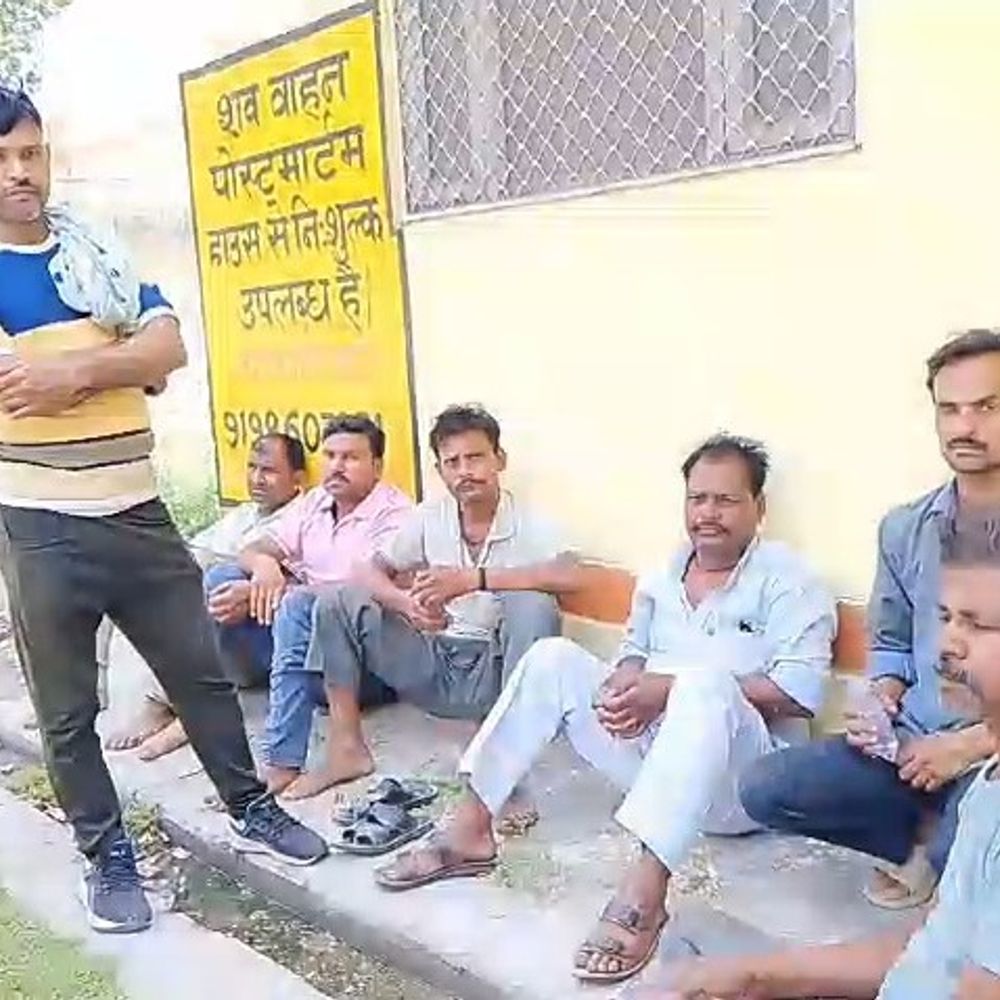 सबमर्सिबल मोटर के करंट से किसान की मौत:उन्नाव में देर रात घर के बाहर हैंडपंप के पास मिला शव, पुलिस कर रही जांच