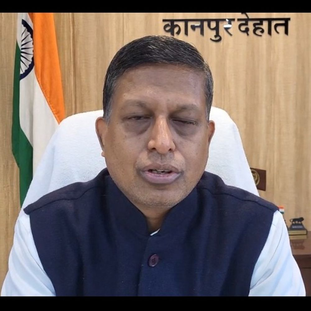 समाधान दिवस से 4 अधिकारी अनुपस्थित:जिलाधिकारी ने वेतन रोका, स्पष्टीकरण भी मांगा