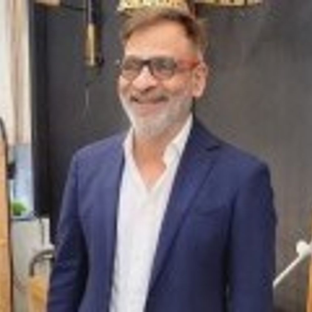 'YES' से फाउंडर चेयरमैन भी 'किक-आउट':अनूप शंखधार बोले-'यस' में हिटलरशाही,कहा-हम EPCH से सवाल पूछते हैं वो यस से निकाल देते हैं