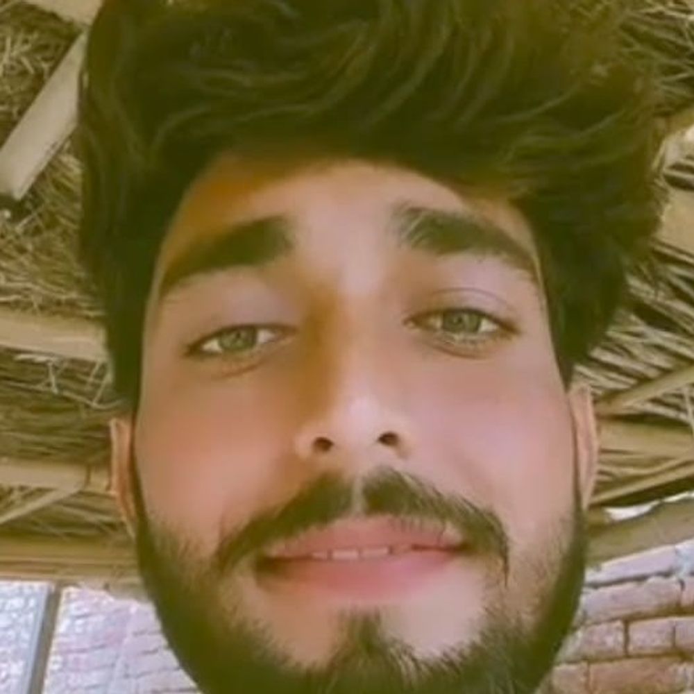 हाईटेंशन लाइन की चपेट में आने से मजदूर की मौत:बदायूं में निर्माणाधीन अस्पताल में काम करते समय हुआ हादसा, परिजनों ने लापरवाही का आरोप लगाया