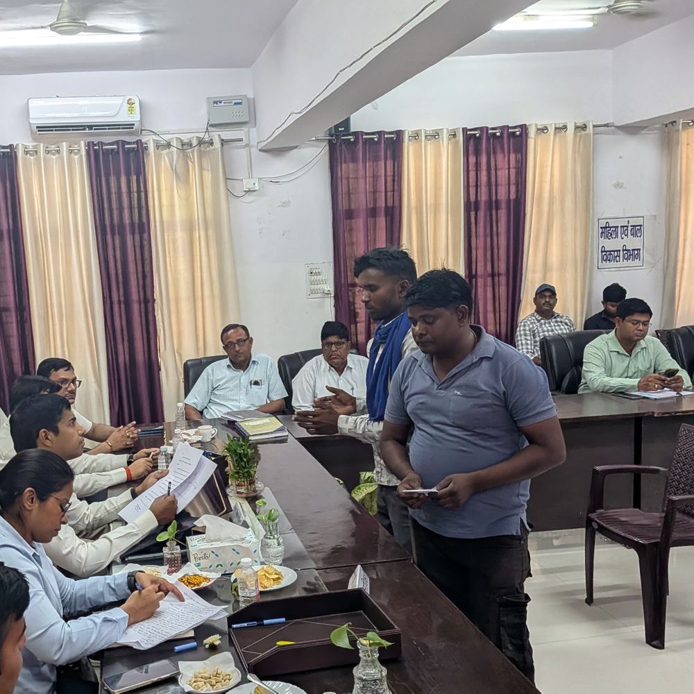 मुख्य विकास अधिकारी ने डेरापुर में सुनीं जनसमस्याएं:54 शिकायतें मिलीं, 4 का मौके पर निस्तारण, पारदर्शिता से समाधान के निर्देश