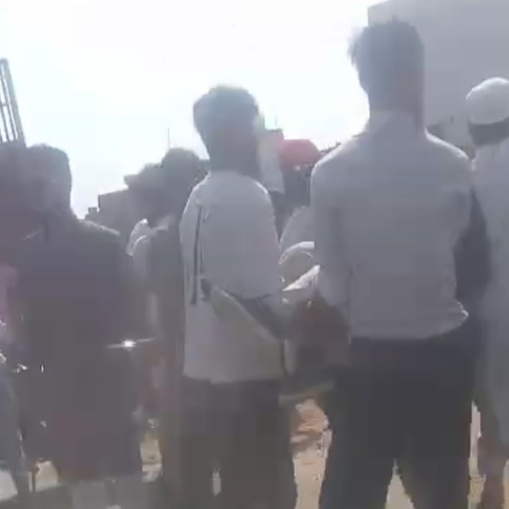 मेरठ में निर्माणाधीन दीवार गिरी, एक मजदूर की मौत:दो घायल, पुलिस ने जांच शुरू की, मकान मालिक फरार