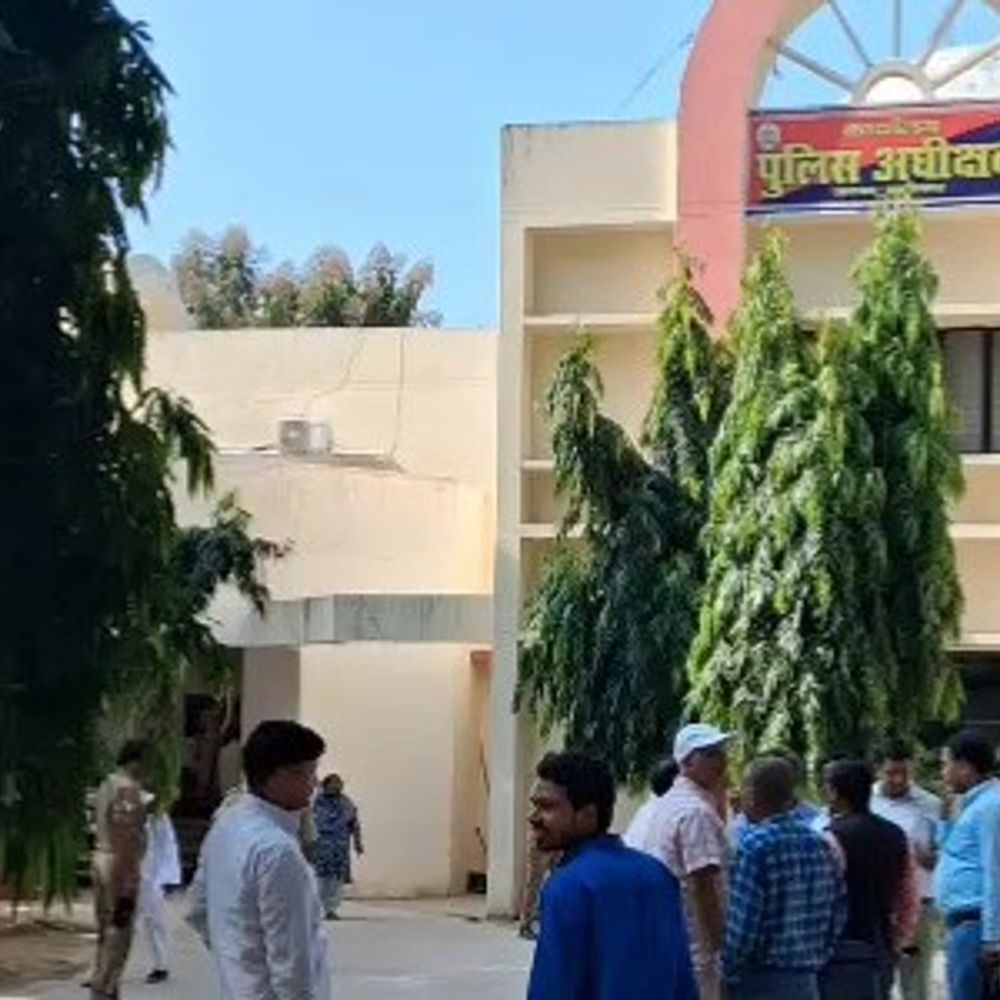 कुशीनगर में 5 साल की बच्ची से दुष्कर्म:पड़ोसी आरोपी गिरफ्तार, सेवरही थाने में केस दर्ज