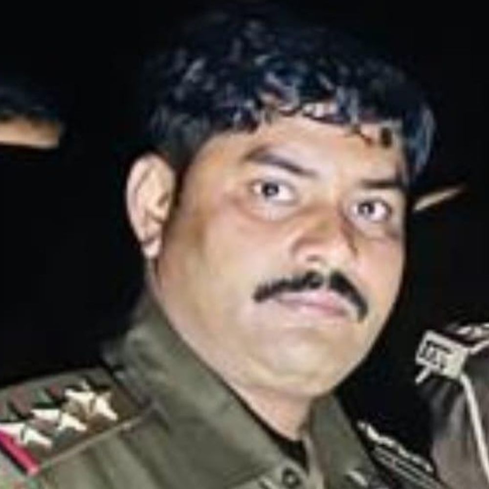 यूपी का गालीबाज इंस्पेक्टर,8 मिनट में 100 बार गाली दी:कौशांबी में पत्रकार से कहा-मुंह पर मूत दूंगा; SC-ST एक्ट में फंसा दूंगा