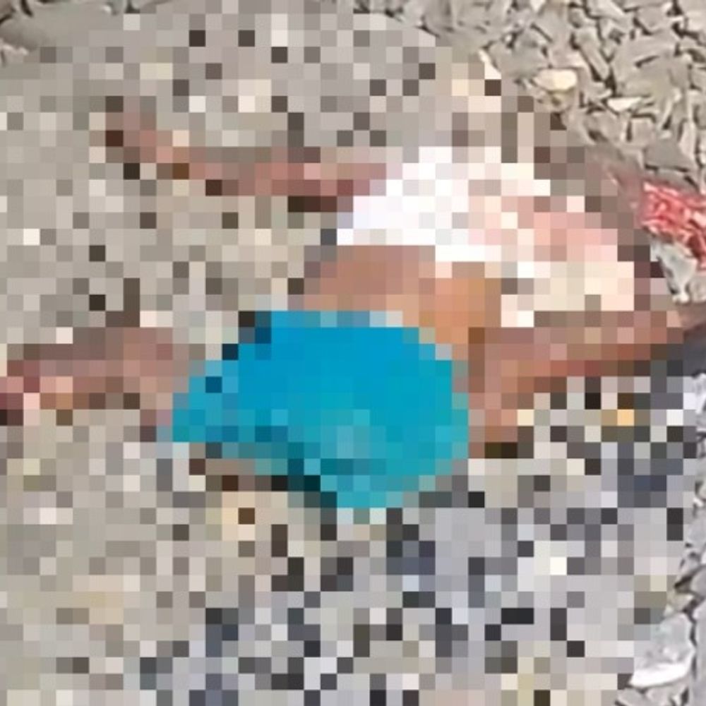 देवरिया में रेलवे ट्रैक किनारे मिला शव:ट्रेन से गिरने से मौत की आशंका, पुलिस जांच में जुटी