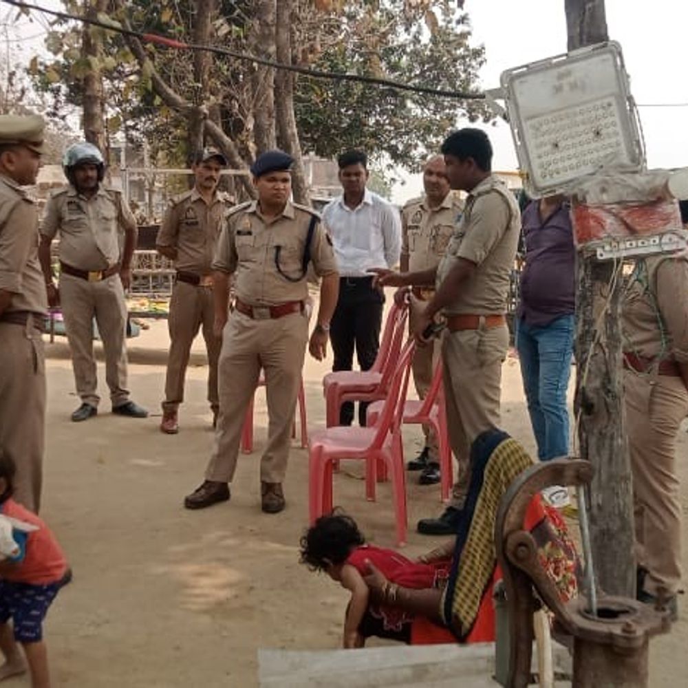 प्रेम प्रसंग में युवती की हत्या, चार आरोपी गिरफ्तार:महराजगंज में घायल प्रेमी के बयान से खुला मामला, पुलिस जांच में जुटी