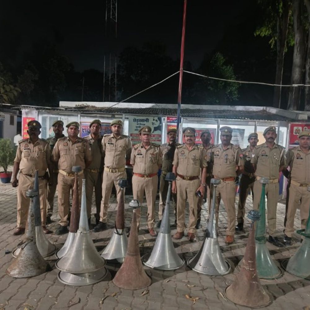 शाहजहांपुर में 40 लाउडस्पीकर उतारे गए:239 धार्मिक स्थल चेक किए गए, पुलिस की अपील- मानक से अधिक न लगाएं